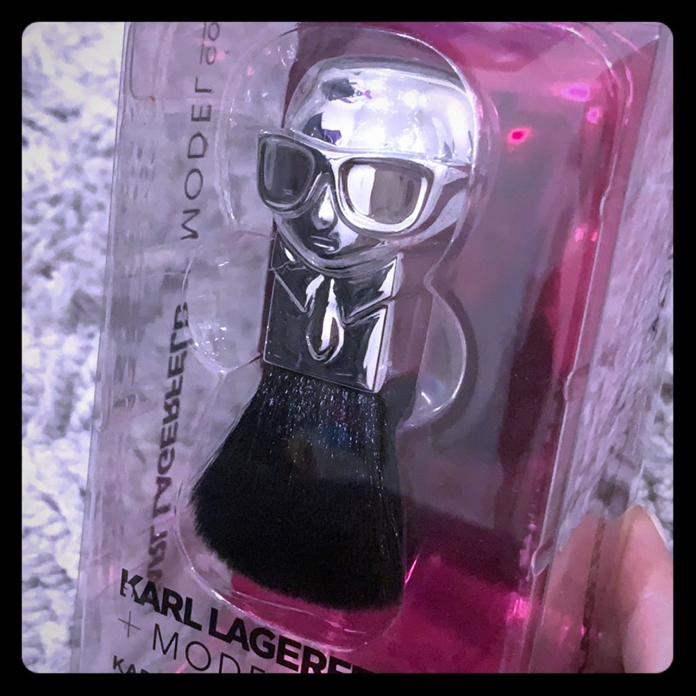 Karl Lagerfeld buki brush